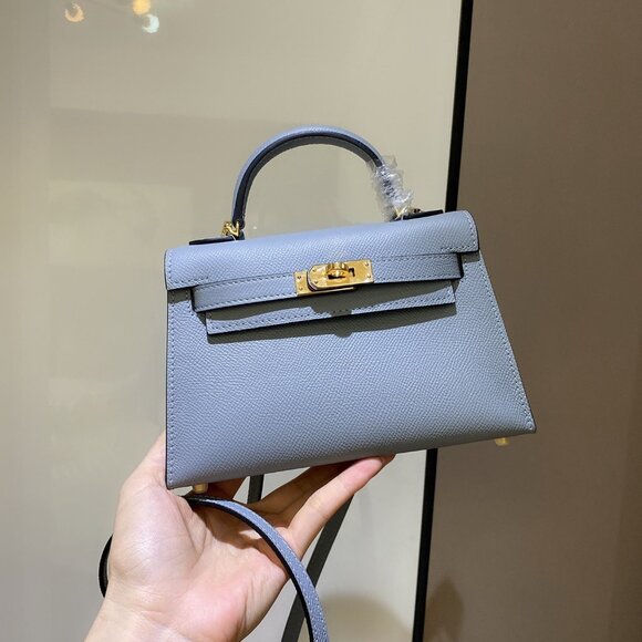 Classic Hermes Bag: A Stylish and Versatile Choice for Elegance - Picture 1 of 4